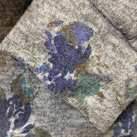 𝅺ANGELA made in Italy long sleeve hooded shirt size L - Picture 3 of 6